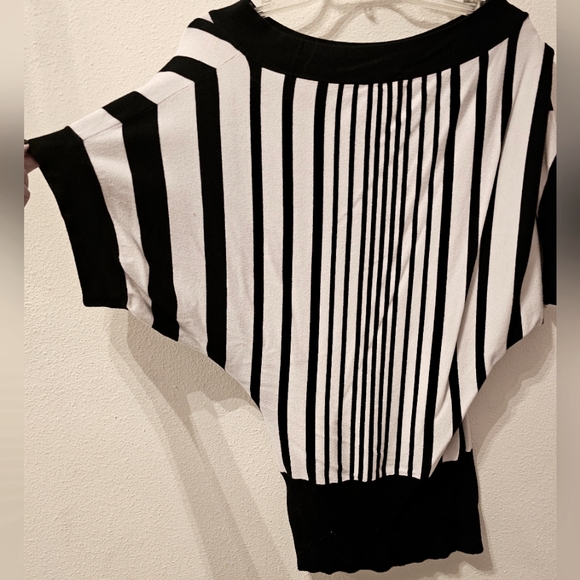 GUESS? Off the shoulders Tunic - Size xs - Picture 2 of 4